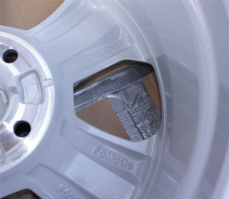 Oryginalne nowe felgi z czujnikami tpms Ford Ka+ Active B-Max Ecosport