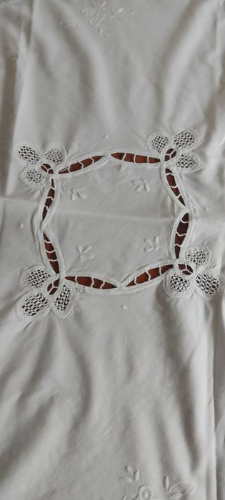 Pano de linho bordado