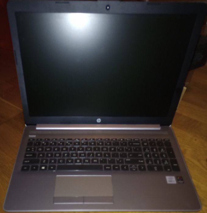 Sprzedam laptopa HP mało używany w bardzo dobrym stanie
