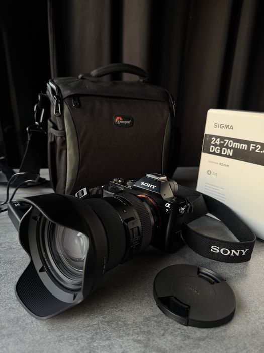 Aparat Sony Alpha A7 + Obiektyw Sigma A 24-70mm F2.8 DG DN ART