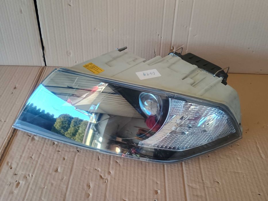 Lampa przód przednia lewa SKODA OCTAVIA II BLACK