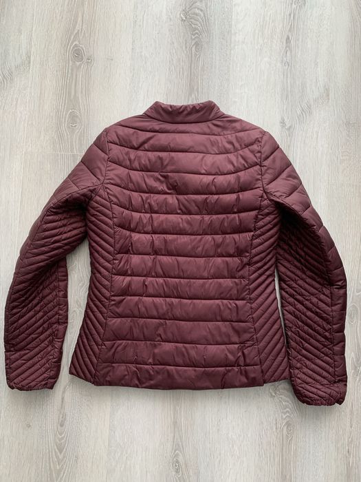 Курточка вишнева