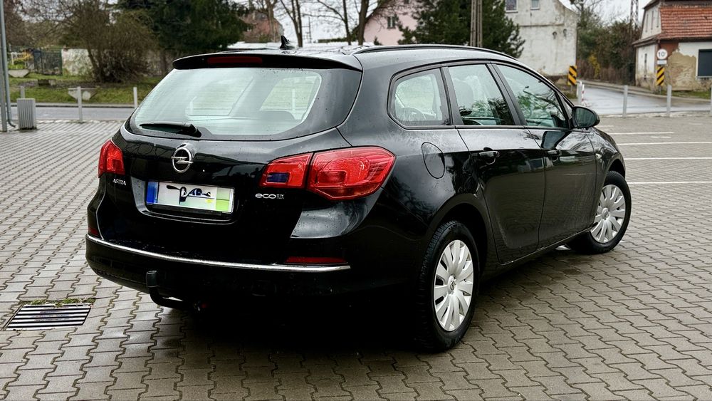 Opel Astra J Sports Tourer 1.6 CDTI 110 KM Webasto  Tempomat   Hak