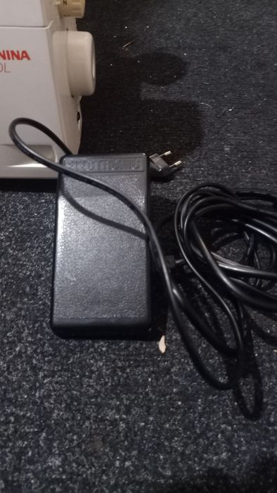 Швейна машина оверлок Bernina 800DL