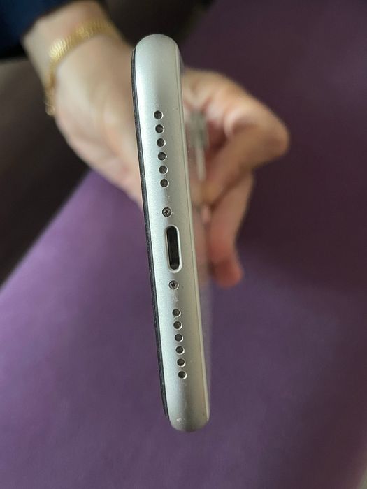 Iphone 11 branco (NAO ACEITO TROCAS)