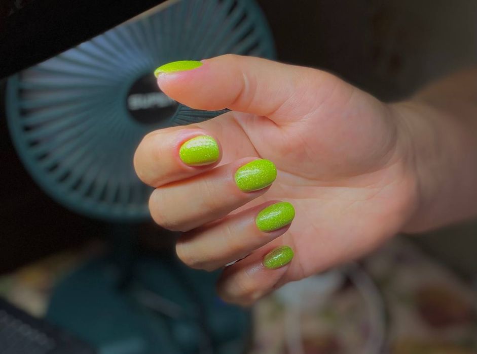 Маникюр, гель лак, наращивание ногтей. Караван