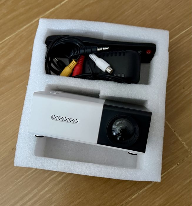 Projetor portatil de led / como novo