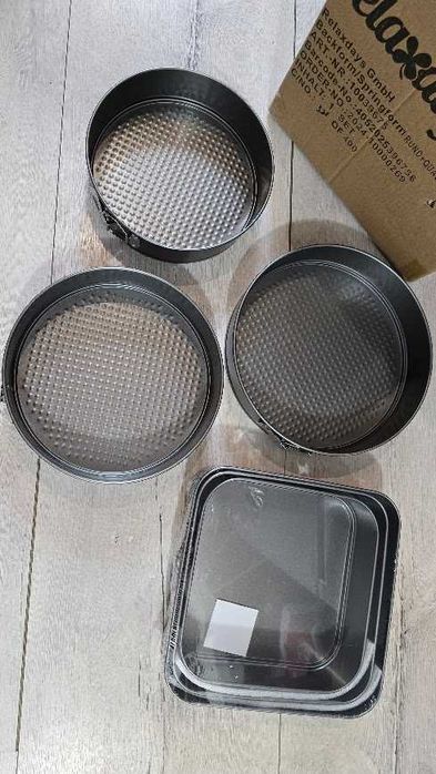 Zestaw blach Relaxdays Tortownice 6w1 okrągłe i kwadratowe od 26-28 cm