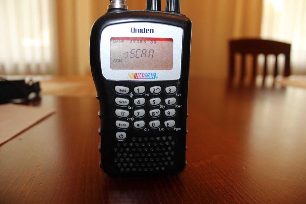Skaner nasłuchowy UNIDEN BC 92 XLT