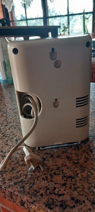 Abridor de latas e afiador de facas