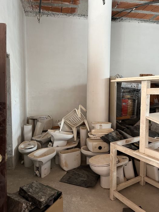 Material de Armazem / Loja para desocupar (Para Venda Rapida)