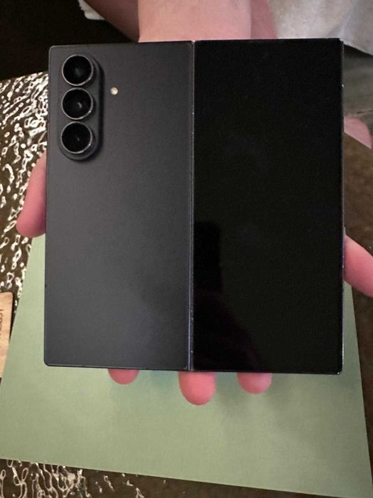 Samsung Z Fold 7 _ 512GB