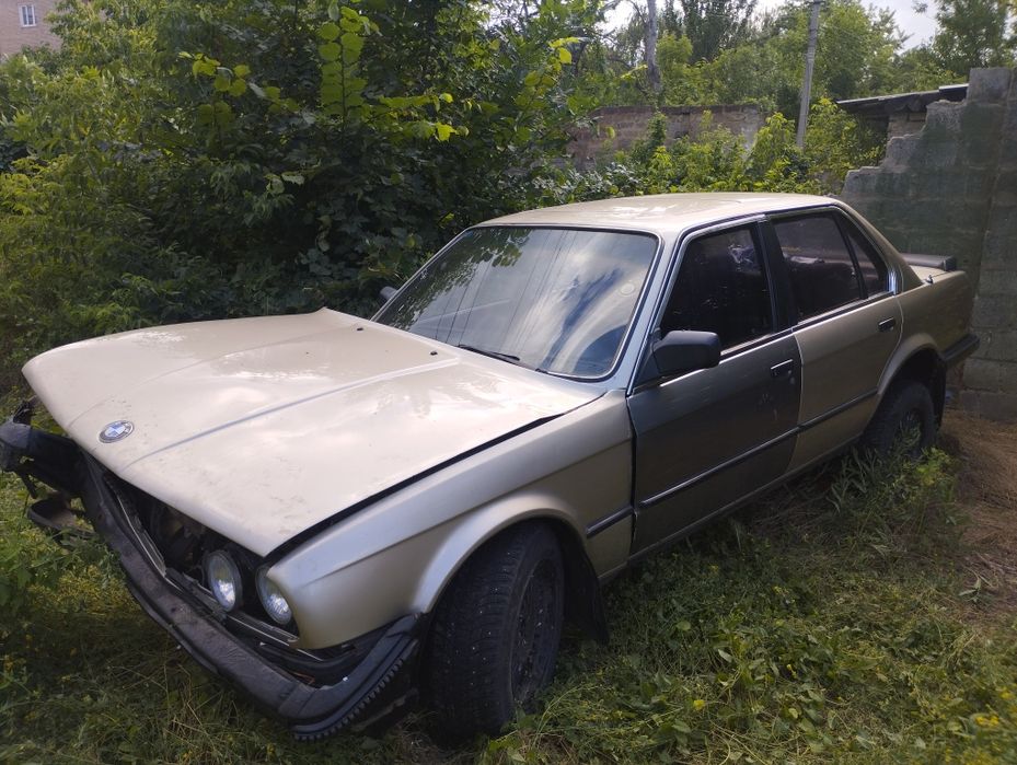Разборка БМВ е30 по запчастям