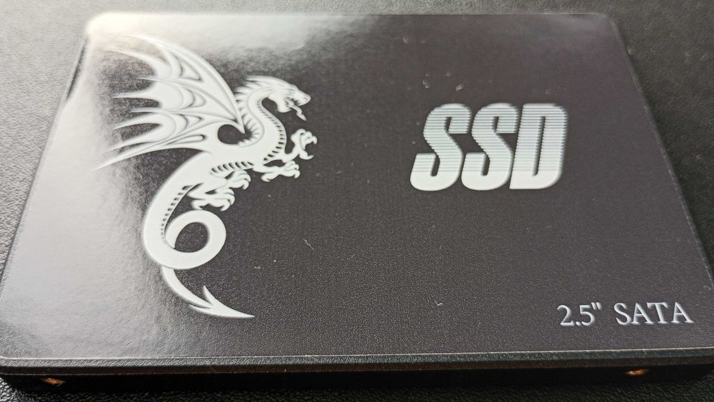 Disco rigido SSD 2.5 polegadas 120 GB. Novo