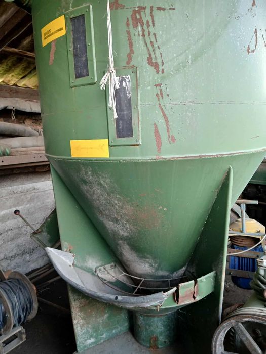 Sprzedam mieszalnik paszowy