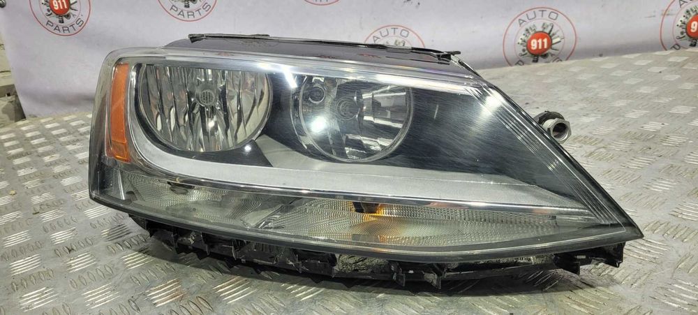 Фара передня права (аналог) на Volkswagen Jetta 2011-2018