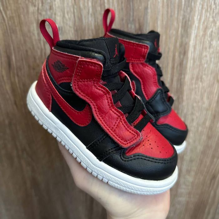 Jordan nike дитячі кросівки 23,5 р. оригінал adidas