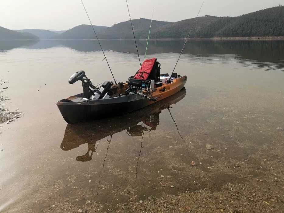 EXCLUSIVO] Kayak de Pesca Motorizado - Old Town AutoPilot 120 (Como Novo)