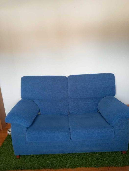 Sofá 2 lugares, azul, ótimo estado