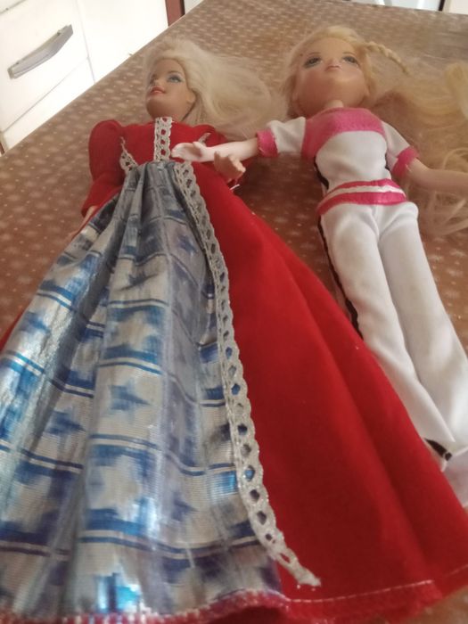 Продам дві ляльки барбі