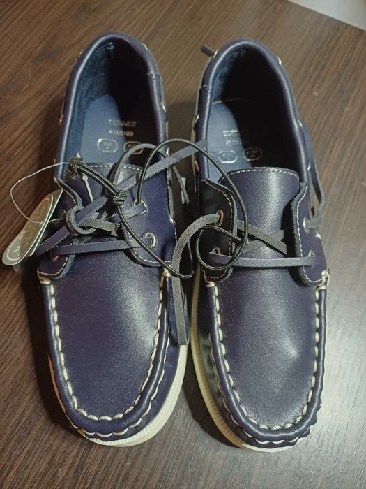 Детские кроссовки  34р