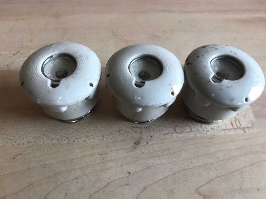 Główka bezpiecznikowa porcelanowa 63 A - 3 sztuki