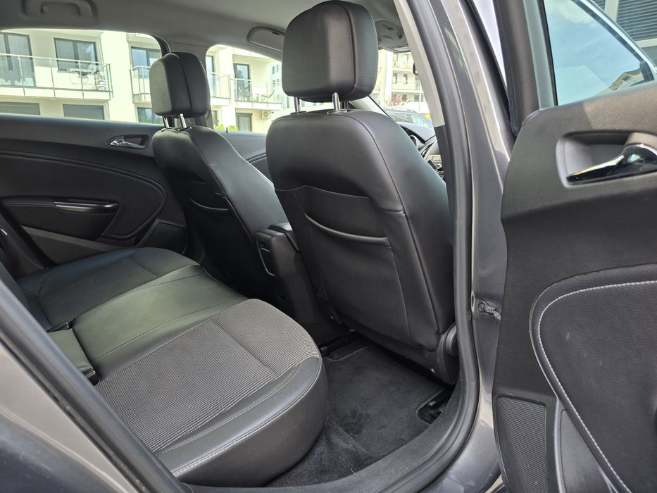 Opel Astra J 1.7 CDTI Cosmo - OPC Line - Xenon - Navi - Zadbana