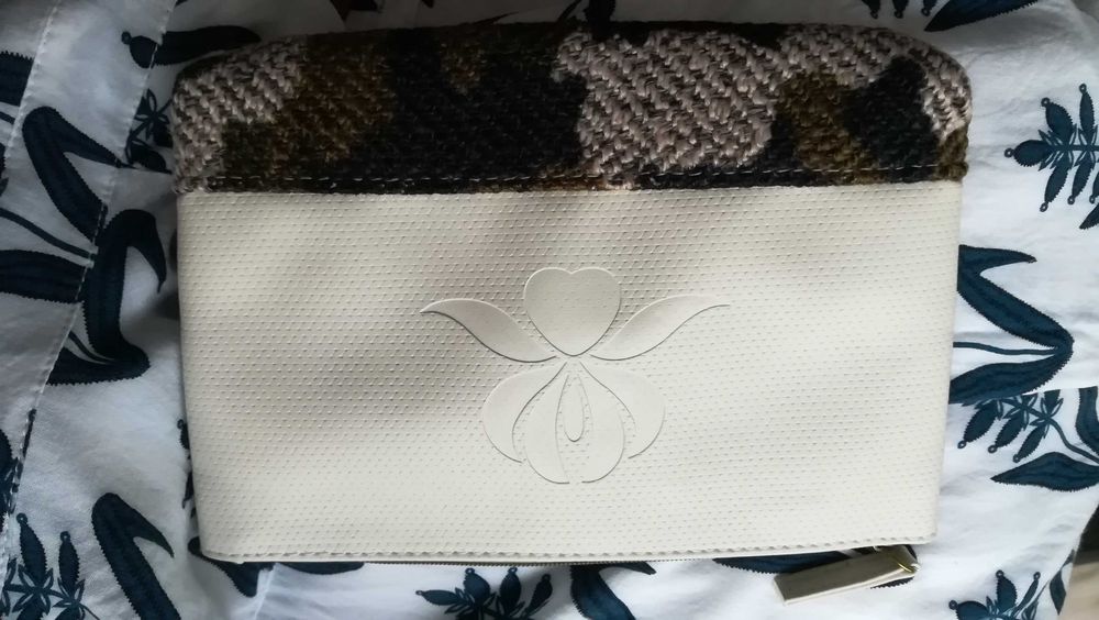 Sisley bolsa necessaire 20 x 14 cm NOVO