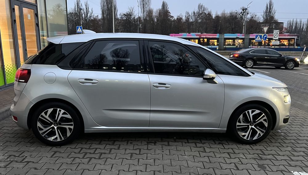 Автомобіль Citroen C4 Picasso