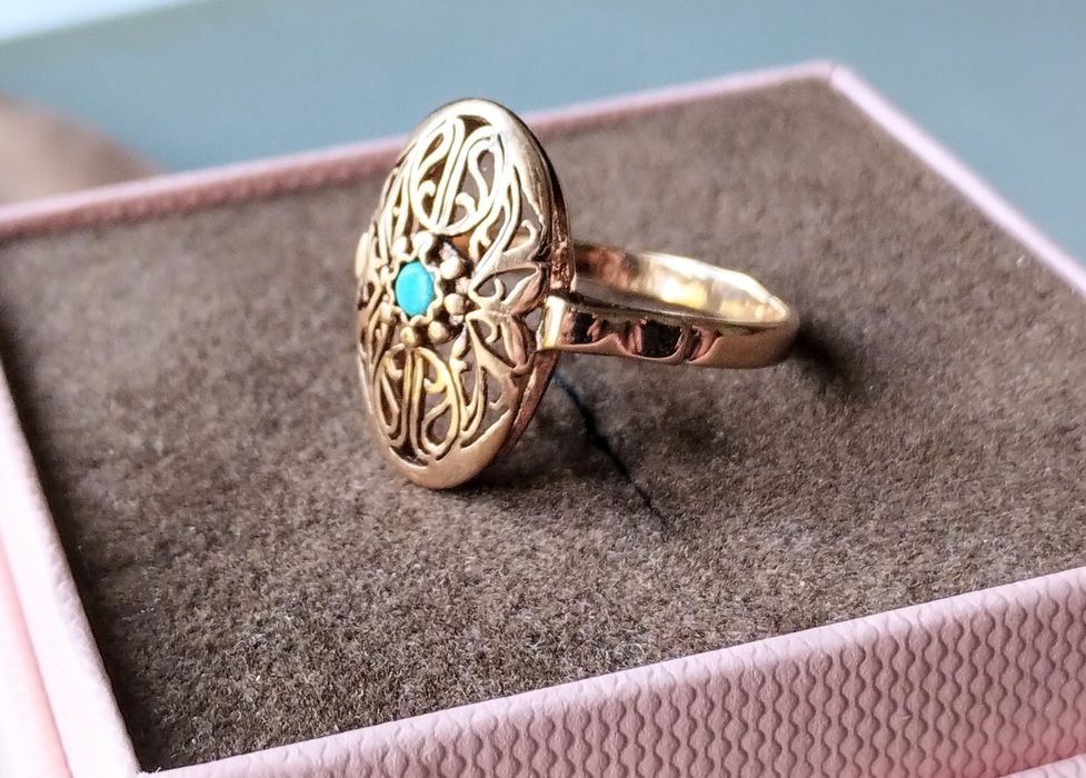 Czarujący złoty pierścionek. Warmet .PRL.