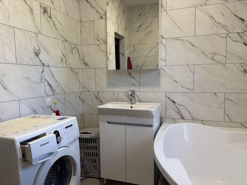 Будинок з ремонтом та бомбосховищем!