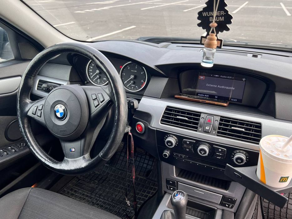 BMW E60/E61 520d xenon