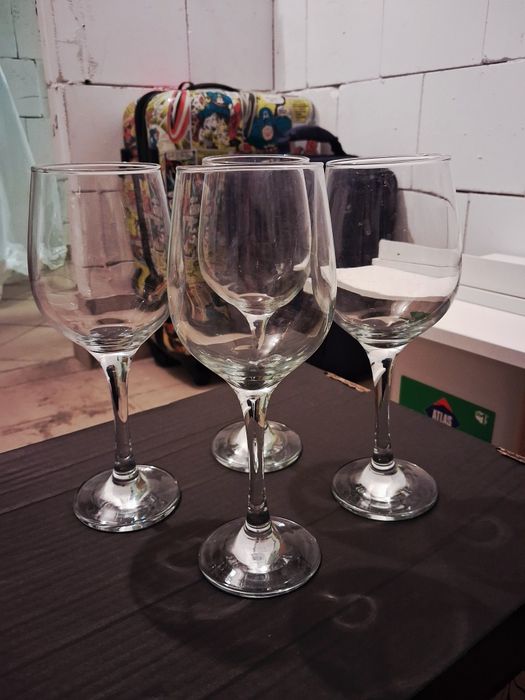 Kieliszki do wina szklane 4