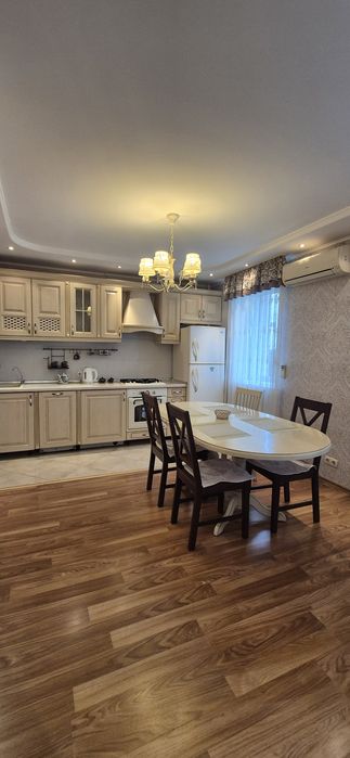 Продам 3-х комнатную, ул.Парковая,70м2, этаж газ