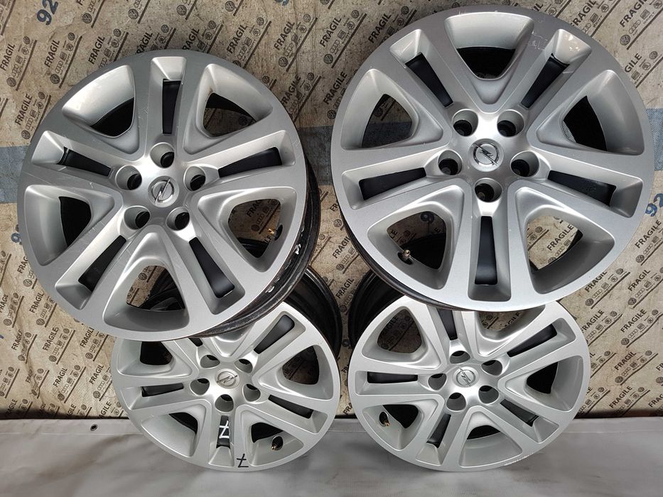 Felgi strukturalne z kołpakami  Opel Astra K J Mokka  5x105 6,5jx16 ET41 Czujniki