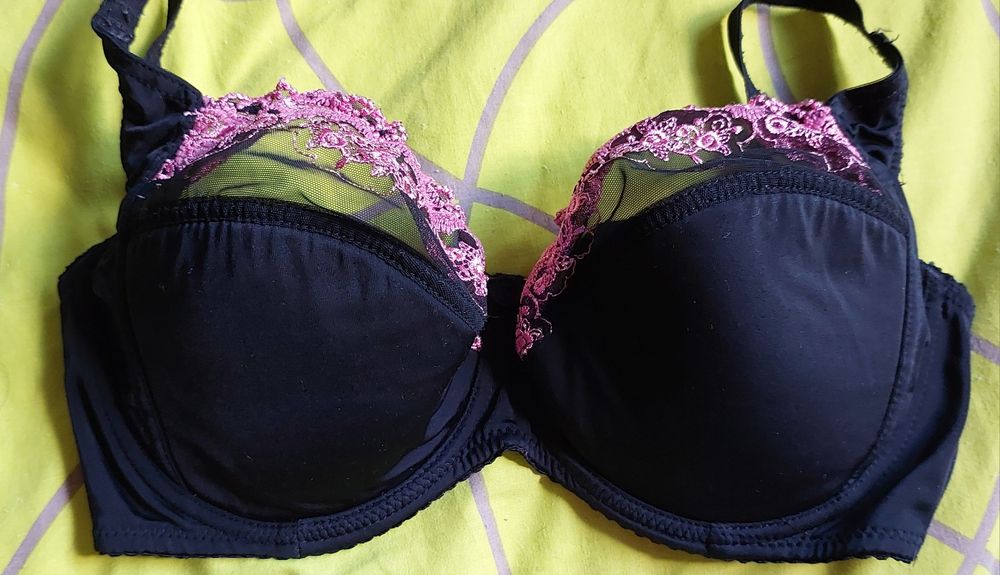 Продам бюзгалтеры  б/у в отличном состоянии, фирма диорелла.