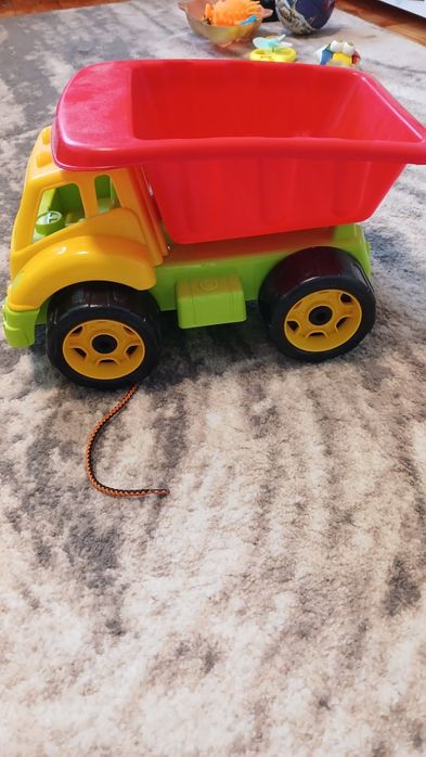 Самосвал и мусоровоз большие