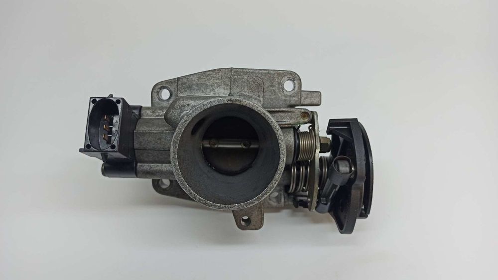 CORPO DE BORBOLETAS FORD FIESTA BERLINA (DX) TREND