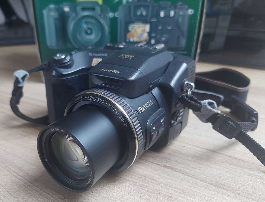 Aparat Fuji FinePix s7000 uszkodzony