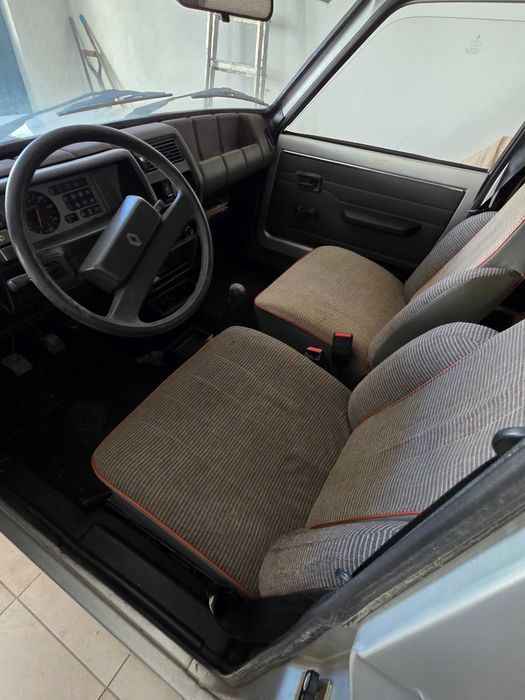 Renault 5 GTL Laureate