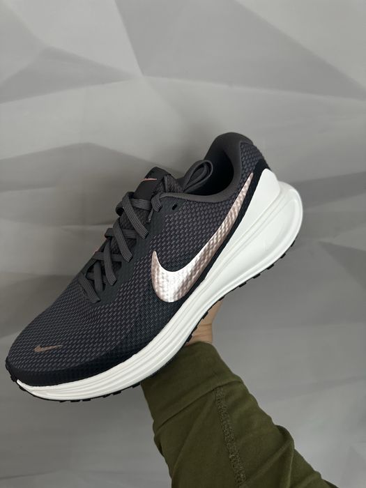 Жіночі кросівки NiKE Revolution 8 оригінал 39р/25см