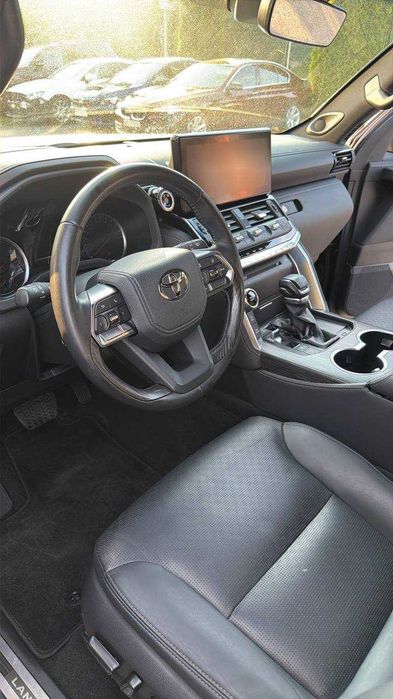 Toyota Land Cruiser 2022 VIN JTMAAABJ804009941 фото оголошення 3 з 6