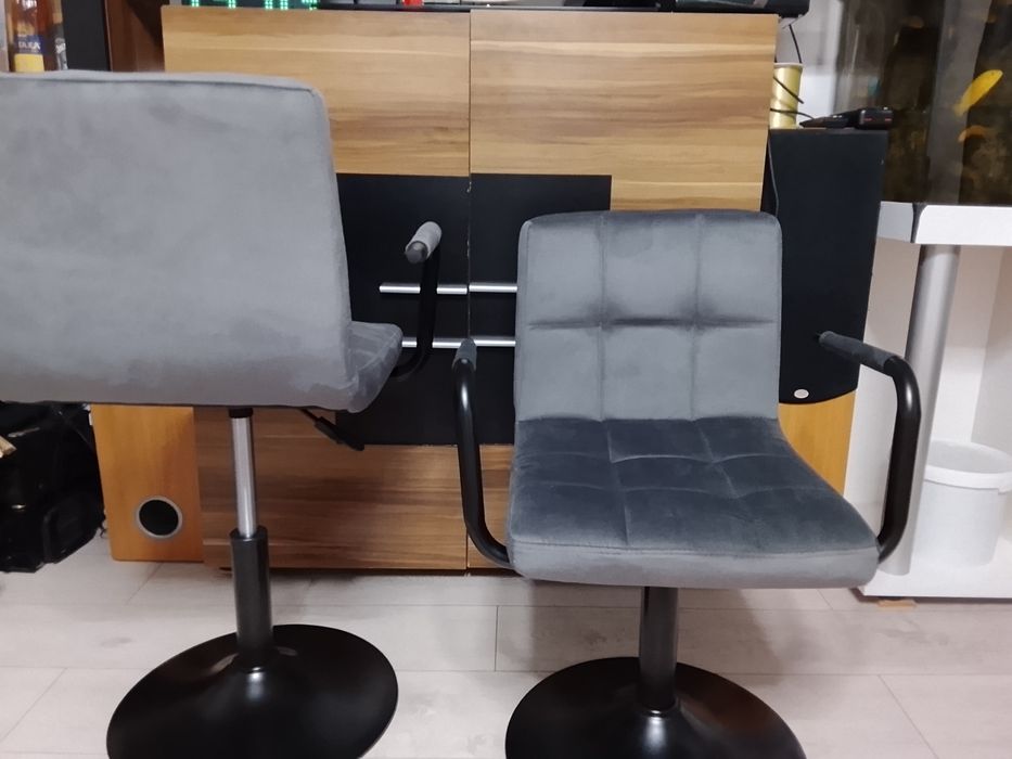 Krzesła barowe obrotowe