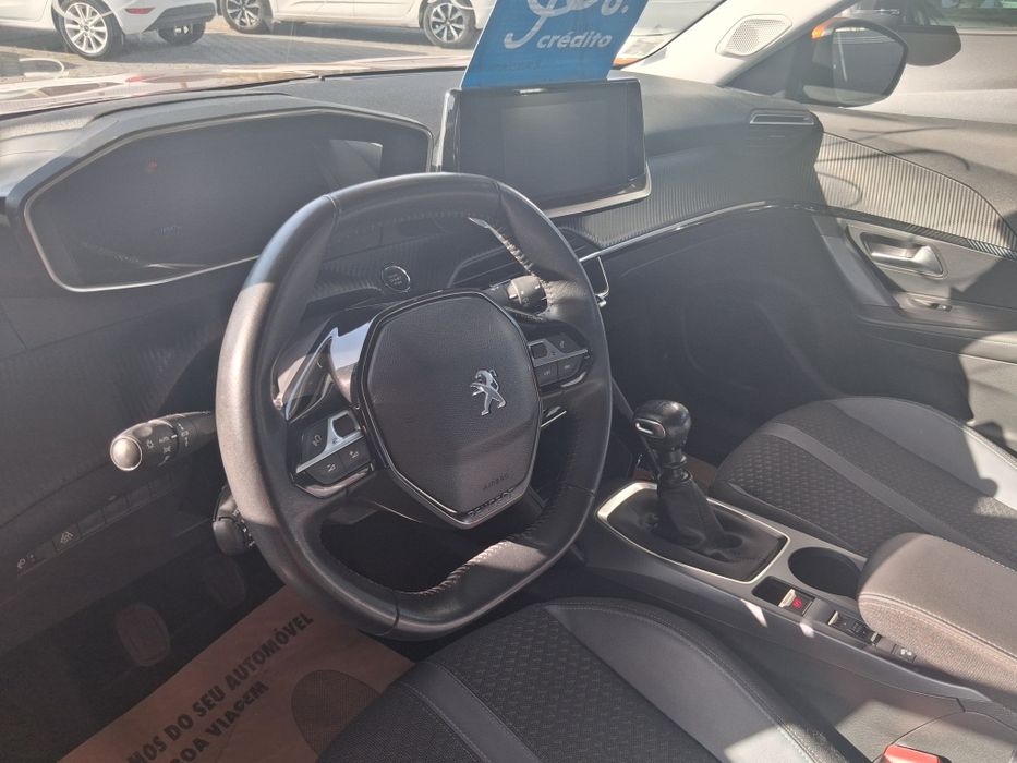 Peugeot 2008 Puretech Allure