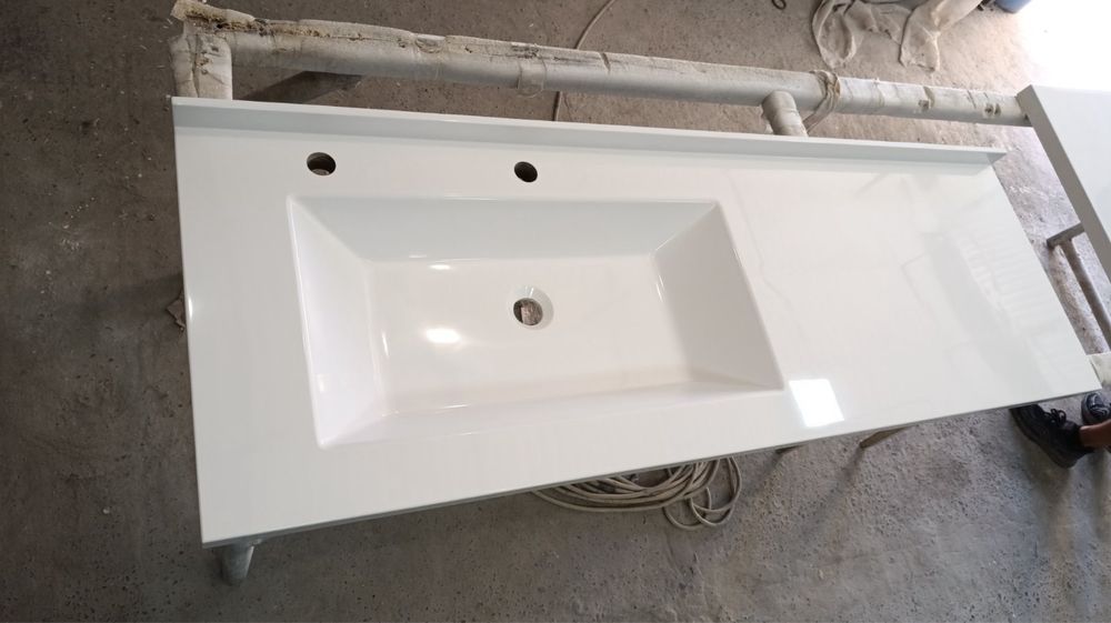 Готова стільниця в наявності з литого кварцевого каменю 1500*500 мм