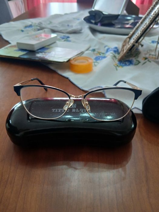 Oculo graduado da marca titto bluni