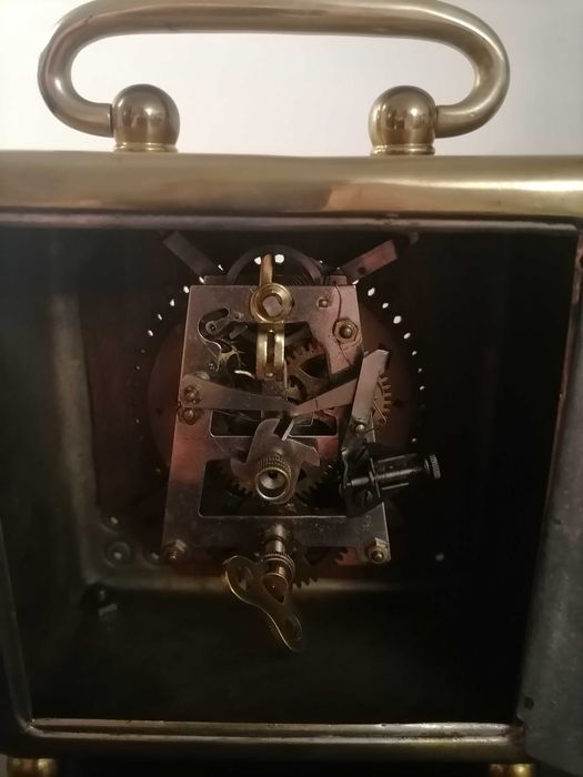 Relógio maquinaria mecânica produzida entre 1920 e 1950