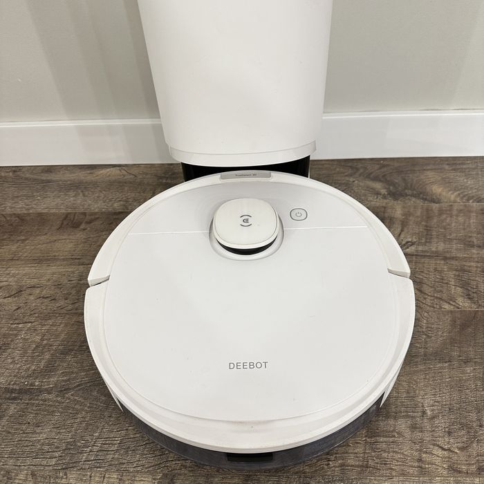 Продам робот пилосос Ecovacs Deebot Ozmo N8 pro+