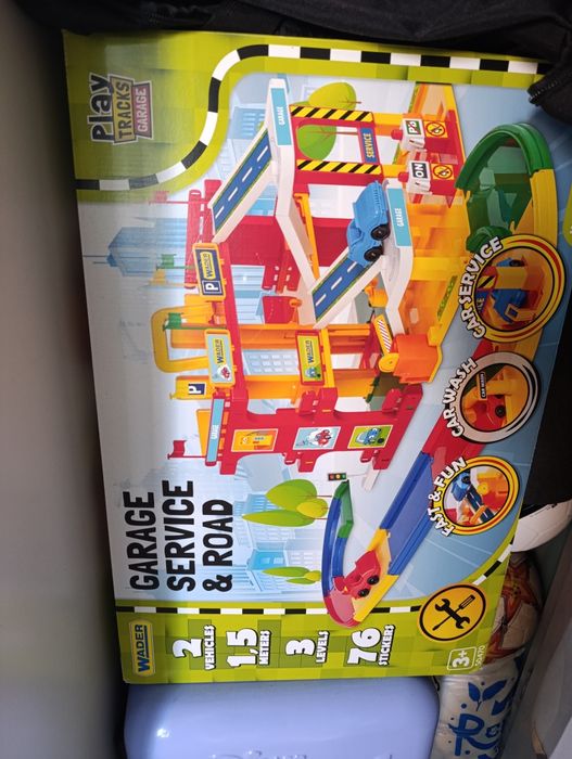 Zabawka garaż powyżej trzech lat