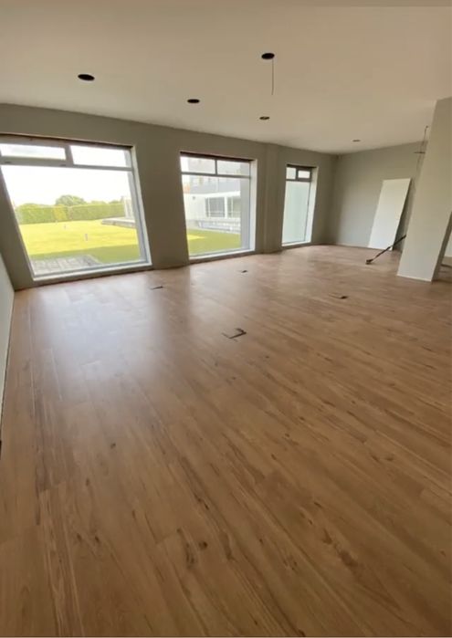 Colocacao de piso flutuante e serviços de taqueiro